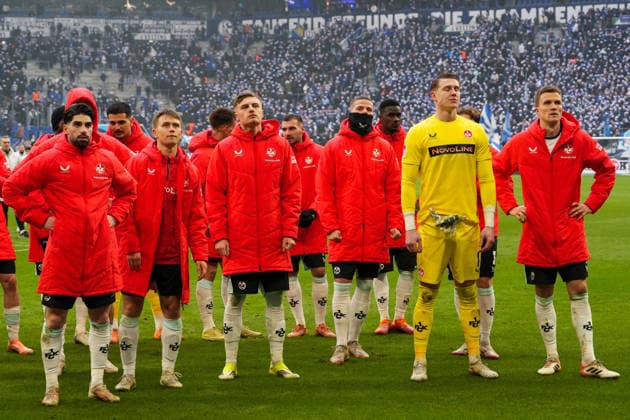 Germany Soccer 2 Bundesliga, Season 2025 26, Matchday 19 FC Schalke 04 vs 1 FC Kaiserslautern, 25 01 2026, Veltins Arena Gelsenkirchen, Nordrhein Westfalen Kaiserslautern after the match with the fans Copyright: xLeonxFrickx