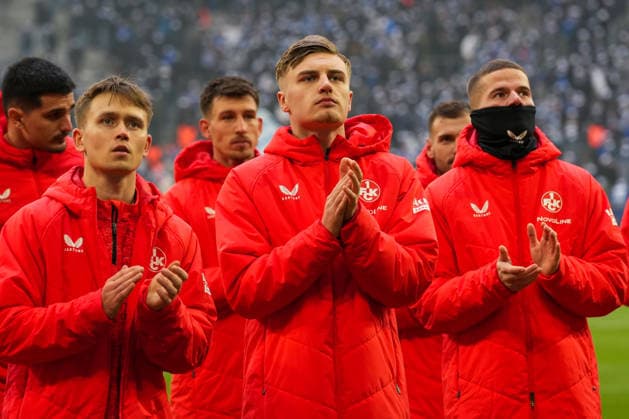 Germany Soccer 2 Bundesliga, Season 2025 26, Matchday 19 FC Schalke 04 vs 1 FC Kaiserslautern, 25 01 2026, Veltins Arena Gelsenkirchen, Nordrhein Westfalen Kaiserslautern after the match with the fans Copyright: xLeonxFrickx