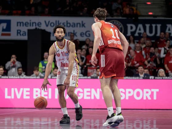 Germany Basketball, Basketball Bundesliga BBL 2025 26, 17 Matchday FC Bayern Basketball vs Fitness First Wuerzburg Baskets BMW Park Muenchen Davion Mintz Fitness First Wuerzburg Baskets, 10 Justinian Jessup FC Bayern Muenchen, 10 Copyright: xChristopherxRupprechtx