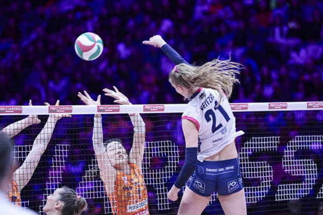 21 Camilla Weitzel (Savino Del Bene Scandicci) and 4 Zhu Ting (Imoco Conegliano) during Final - Prosecco Doc Imoco Conegliano vs Savino del Bene Scandicci, Volleyball Italian Women Cup match in Turin, Italy, January 25 2026  Copyright: xNorbertoxMaccagno IPAxSportx xipa-agency.netx xx IPA_70548894 IPA_Agency_IPA70548894