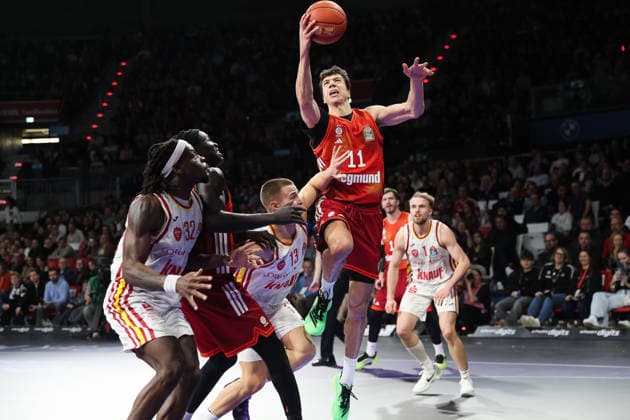 Vladimir Lucic FC Bayern Basketball, 11 with Marko Petric Fitness First Wuerzburg Baskets, 13 and Charles Thompson Fitness First Wuerzburg Baskets, 32 , with Wenyen Gabriel FC Bayern Basketball, 32 , GER, FC Bayern Basketball vs Fitness First Wuerzburg Baskets, Basketball, easycredit Basketball Bundesliga, 17 Matchday, Season 2025 2026, 25 01 2026, GER, FC Bayern Basketball vs Fitness First Wuerzburg Baskets, Basketball, easycredit Basketball Bundesliga, 17 Matchday, Season 2025 2026, 25 01 2026 Munich Copyright: xEibner-Pressefoto JennixMaulx EP_JML