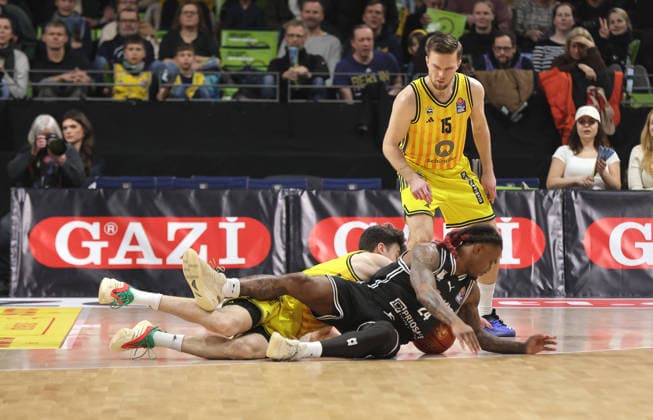 Jonas Mattisseck, Cobe Williams, Martin Hermannsson duel Match scene Action Sport Basketball BBL Bundesliga Men 17 Matchday Season 2025 2026 25 01 2026 ALBA Berlin vs BMA365 Bamberg Baskets