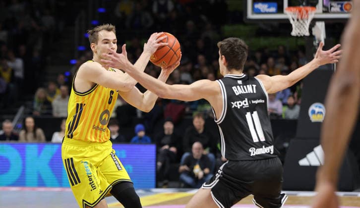 Malte Delow on the ball, Richard Balint duel Game scene Action Sport Basketball BBL Bundesliga Men 17 Matchday Season 2025 2026 25 01 2026 ALBA Berlin vs BMA365 Bamberg Baskets