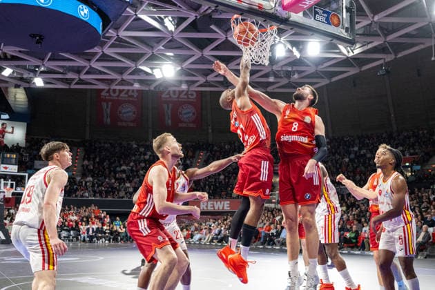 Isiaha Mike 22 FC Bayern Basketball , Leon Kratzer 8 FC Bayern Basketball , FC Bayern Basketball vs Fitness First Wuerzburg Baskets, BBL, Main Round, 25 01 2026 Munich Bavaria Germany Copyright: xkolbert-press UlrichxGamelx