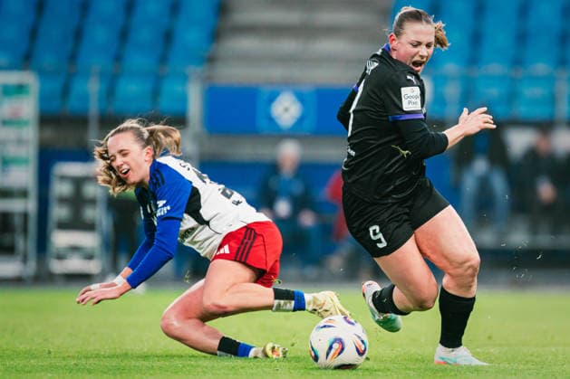 Google Pixel Womens Bundesliga Hamburger SV vs SGS Essen, 25 01 2026 Victoria Schulz Hamburger SV, 19 is followed by Ramona Maier SGS Essen, 9 Soccer, Google Pixel Womens Bundesliga, 15 Matchday Hamburger SV vs SGS Essen on 25 01 2026 at Volksparkstadion, Hamburg DFB REGULATIONS PROHIBIT ANY USE OF PHOTOGRAPHS AS IMAGE SEQUENCES AND OR QUASI VIDEO Copyright: xBEAUTIFULxSPORTS Tonhäuserx