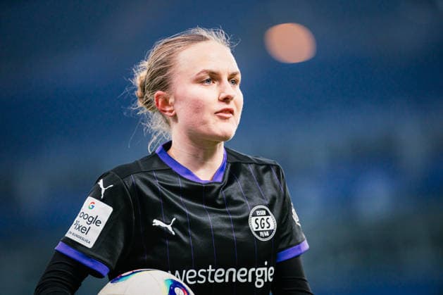 Google Pixel Frauen Bundesliga Hamburger SV vs SGS Essen, 25 01 2026 Paula Flach SGS Essen, 5 Fußball, Google Pixel Frauen Bundesliga, 15 Spieltag Hamburger SV vs SGS Essen am 25 01 2026 im Volksparkstadion, Hamburg DFB REGULATIONS PROHIBIT ANY USE OF PHOTOGRAPHS AS IMAGE SEQUENCES AND OR QUASI VIDEO Copyright: xBEAUTIFULxSPORTS Tonhäuserx