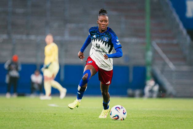 Google Pixel Womens Bundesliga Hamburger SV vs SGS Essen, 25 01 2026 Magou Doucouré Hamburger SV, 2 on the ball Football, Google Pixel Womens Bundesliga, 15 Matchday Hamburger SV vs SGS Essen on 25 01 2026 at Volksparkstadion, Hamburg DFB REGULATIONS PROHIBIT ANY USE OF PHOTOGRAPHS AS IMAGE SEQUENCES AND OR QUASI VIDEO Copyright: xBEAUTIFULxSPORTS Tonhäuserx