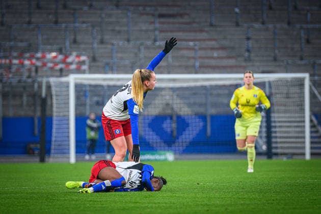 Soccer I Women I Season 2025 2026 I Bundesliga I 15 Matchday I Hamburger SV SGS Essen I 25 01 2026 Magou DoucourÃ 2, Hamburger SV , Svea Stoldt 8, Hamburger SV Hamburg Volksparkstadion Hamburg Germany Copyright: xLobecax xHenningxRohlfsx