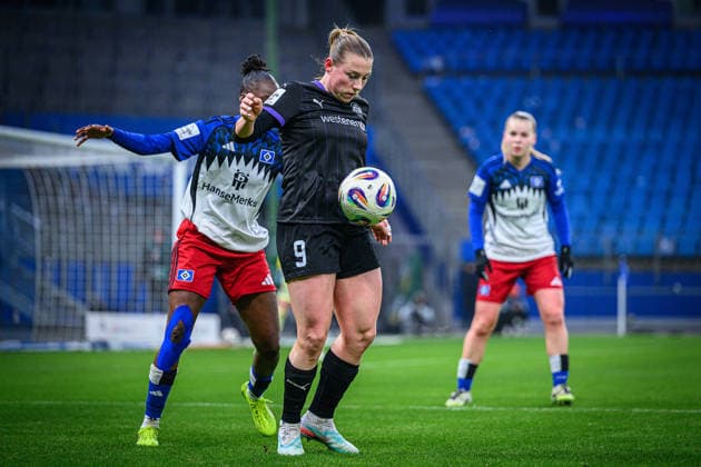 Soccer I Women I Season 2025 2026 I Bundesliga I 15 Matchday I Hamburger SV SGS Essen I 25 01 2026 Magou DoucourÃ 2, Hamburger SV , Ramona Maier 9, SGS Essen Hamburg Volksparkstadion Hamburg Germany Copyright: xLobecax xHenningxRohlfsx