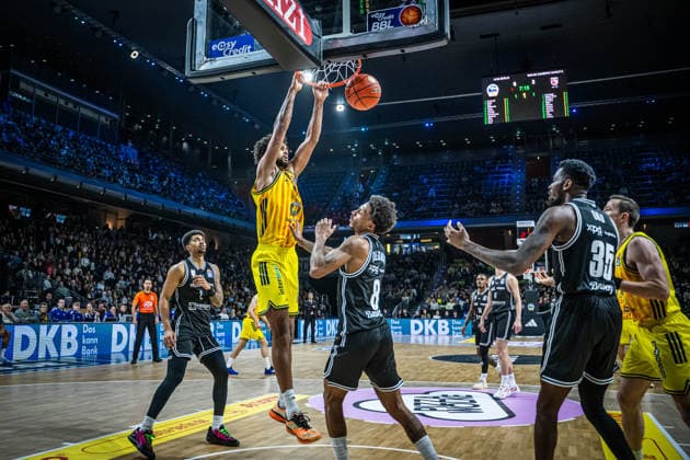 Basketball Berlin 25 01 2026 Season 2025 2026 EasyCredit BBL 1 Bundesliga Men, Men Alba Berlin BMA365 Bamberg Baskets Norris Agbakoko Alba Berlin, No 17 Demarcus Demonia Bamberg, No 08