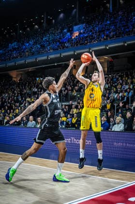 Basketball Berlin 25 01 2026 Season 2025 2026 EasyCredit BBL 1 Bundesliga Men, Men Alba Berlin BMA365 Bamberg Baskets Malte Delow Alba Berlin, No 06 Demarcus Demonia Bamberg, No 08