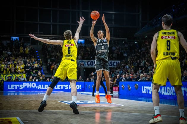 Basketball Berlin 25 01 2026 Season 2025 2026 EasyCredit BBL 1 Bundesliga Men, Men Alba Berlin BMA365 Bamberg Baskets Austin Crowley Bamberg, No 55 Malte Delow Alba Berlin, No 06