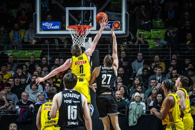 Basketball Berlin 25 01 2026 Season 2025 2026 EasyCredit BBL 1 Bundesliga Men, Men Alba Berlin BMA365 Bamberg Baskets Moritz Krimmer Bamberg, No 27 Moses Wood Alba Berlin, No 11 Block