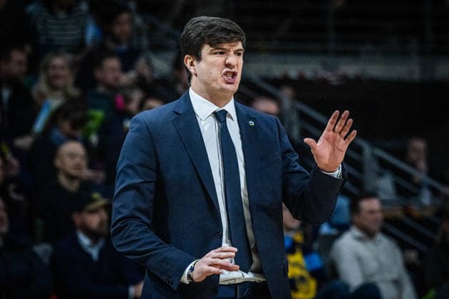 Basketball Berlin 25 01 2026 Season 2025 2026 EasyCredit BBL 1 Bundesliga Men, Men Alba Berlin BMA365 Bamberg Baskets Pedro Calles Alba Berlin, Coach