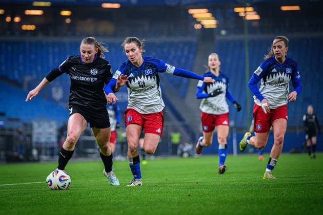 Soccer I Women I Season 2025 2026 I Bundesliga I 15 Matchday I Hamburger SV SGS Essen I 25 01 2026 Ramona Maier 9, SGS Essen , Pauline Annette Machtens 28, Hamburger SV Hamburg Volksparkstadion Hamburg Germany Copyright: xLobecax xHenningxRohlfsx