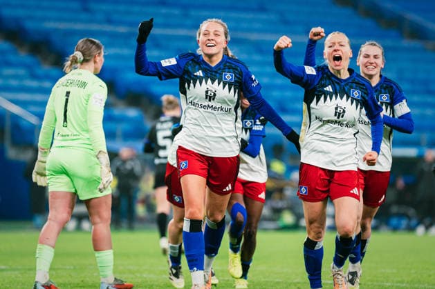 Google Pixel Frauen Bundesliga Hamburger SV vs SGS Essen, 25 01 2026 GOAL, CHEER for 1 0 by Sophie Hillebrand Hamburger SV, 22 , here still Camilla Linberg Hamburger SV, 47 Soccer, Google Pixel Frauen Bundesliga, 15 Matchday Hamburger SV vs SGS Essen on 25 01 2026 at Volksparkstadion, Hamburg DFB REGULATIONS PROHIBIT ANY USE OF PHOTOGRAPHS AS IMAGE SEQUENCES AND OR QUASI VIDEO Copyright: xBEAUTIFULxSPORTS Tonhäuserx