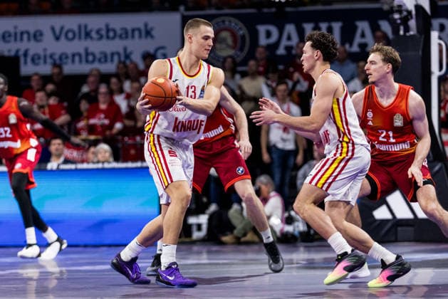 easyCredit Basketball Bundesliga, FC Bayern Munich Fitness First Würzburg Baskets 25 01 2026 Marko Petric Fitness First Würzburg Baskets, 13 on the ball, Brae Ivey Fitness First Würzburg Baskets, 11 easyCredit Basketball Bundesliga, FC Bayern Munich Fitness First Würzburg Baskets Munich, BMW Park on 25 01 2026 Copyright: xBEAUTIFULxSPORTS Wunderlx