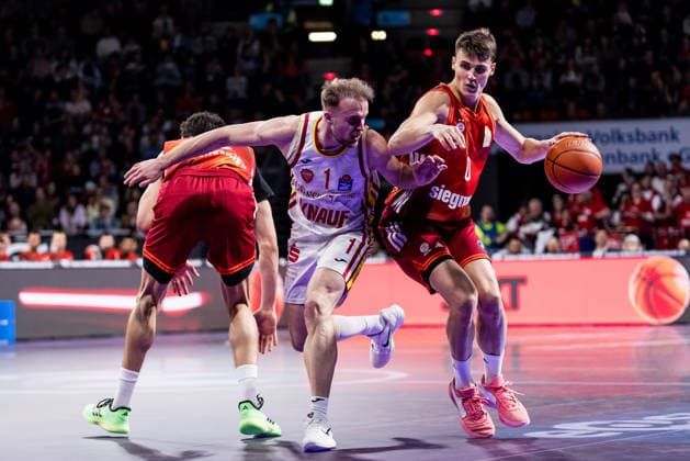 easyCredit Basketball Bundesliga, FC Bayern München Fitness First Würzburg Baskets 25 01 2026 Vladimir Lucic FC Bayern München, 11 , Lukas Herzog Fitness First Würzburg Baskets, 1 , Neno Dimitrijevic FC Bayern München, 0 on the ball easyCredit Basketball Bundesliga, FC Bayern München Fitness First Würzburg Baskets München, BMW Park on 25 01 2026 Copyright: xBEAUTIFULxSPORTS Wunderlx