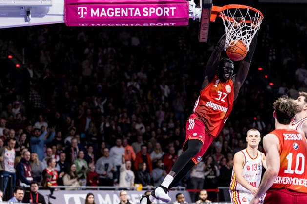 easyCredit Basketball Bundesliga, FC Bayern München Fitness First Würzburg Baskets 25 01 2026 Wenyen Gabriel FC Bayern München, 32 dunkt easyCredit Basketball Bundesliga, FC Bayern München Fitness First Würzburg Baskets Munich, BMW Park on 25 01 2026 Copyright: xBEAUTIFULxSPORTS Wunderlx