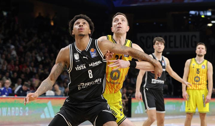 Demarcus Demonia, Justin Bean duel Match scene Action Sport Basketball BBL Bundesliga Men 17 Matchday Season 2025 2026 25 01 2026 ALBA Berlin vs BMA365 Bamberg Baskets