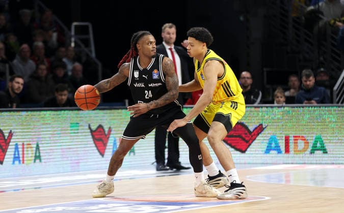 Cobe Williams on the ball, Jack Kayil duel Game scene Action Sport Basketball BBL Bundesliga Men 17 Matchday Season 2025 2026 25 01 2026 ALBA Berlin vs BMA365 Bamberg Baskets