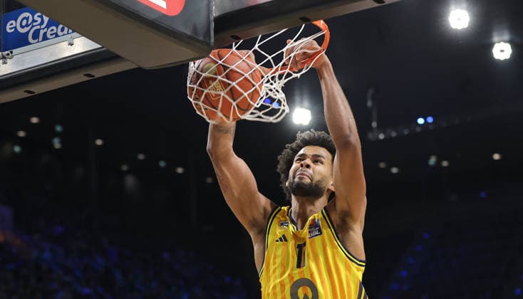 Jack Kayil dunking action upper body Sport Basketball BBL Bundesliga Men 17 Matchday Season 2025 2026 25 01 2026 ALBA Berlin vs BMA365 Bamberg Baskets