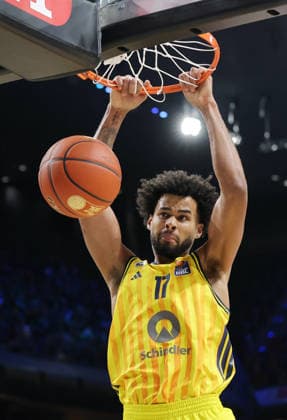 Jack Kayil dunking action upper body Sport Basketball BBL Bundesliga Men 17 Matchday Season 2025 2026 25 01 2026 ALBA Berlin vs BMA365 Bamberg Baskets