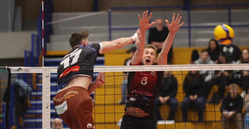 Ludwigsburg , 1 Bundesliga Volleyball Barock Volleys MTV Ludwigsburg vs WWK Volleys Herrsching , from left Jannes Wiesner Mr. Tomi Saarinen Barockvolleys