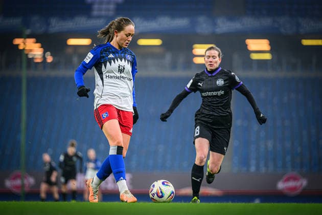 Soccer I Women I Season 2025 2026 I Bundesliga I 15 Matchday I Hamburger SV SGS Essen I 25 01 2026 Camilla Lindberg 47, Hamburger SV , Lena Ostermeier 18, SGS Essen Hamburg Volksparkstadion Hamburg Germany Copyright: xLobecax xHenningxRohlfsx