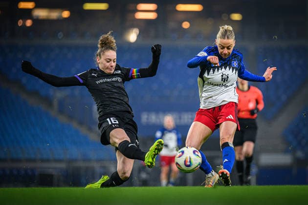 Soccer I Women I Season 2025 2026 I Bundesliga I 15 Matchday I Hamburger SV SGS Essen I 25 01 2026 Jacqueline Meißner 16, SGS Essen , Sophie Hillebrand 22, Hamburger SV Hamburg Volksparkstadion Hamburg Germany Copyright: xLobecax xHenningxRohlfsx
