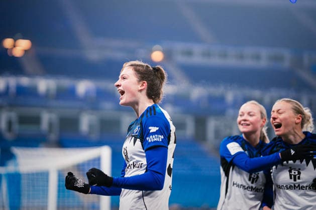 Google Pixel Womens Bundesliga Hamburger SV vs SGS Essen, 25 01 2026 CHEERS, GOAL for 2 1 by Sophie Hillebrand Hamburger SV, 22 Soccer, Google Pixel Womens Bundesliga, 15 Matchday Hamburger SV vs SGS Essen on 25 01 2026 at Volksparkstadion, Hamburg DFB REGULATIONS PROHIBIT ANY USE OF PHOTOGRAPHS AS IMAGE SEQUENCES AND OR QUASI VIDEO Copyright: xBEAUTIFULxSPORTS Tonhäuserx