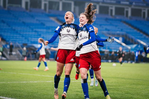 Google Pixel Womens Bundesliga Hamburger SV vs SGS Essen, 25 01 2026 CHEERS, GOAL for 2 1 by Sophie Hillebrand Hamburger SV, 22 Soccer, Google Pixel Womens Bundesliga, 15 Matchday Hamburger SV vs SGS Essen on 25 01 2026 at Volksparkstadion, Hamburg DFB REGULATIONS PROHIBIT ANY USE OF PHOTOGRAPHS AS IMAGE SEQUENCES AND OR QUASI VIDEO Copyright: xBEAUTIFULxSPORTS Tonhäuserx