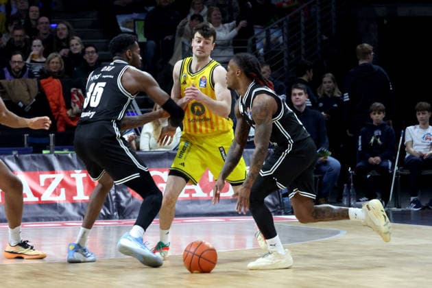 DEU, easyCredit BBL, ALBA vs BMA365 Bamberg Baskets, 25 01 2026, Max Schmeling Halle, Berlin, DEU, easyCredit BBL, ALBA vs BMA365 Bamberg Baskets, pictured JONAS MATTISSECK ALBA Berlin 9 , Ejifor Onu Bamberg 35 , Cobe Williams Bamberg 24 nordphotoxGmbHx xEngler nph00076