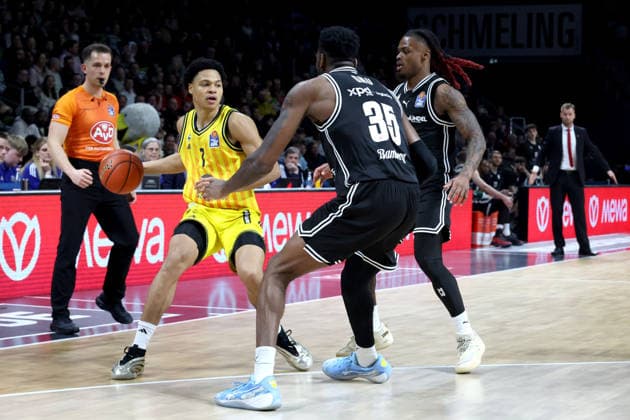 DEU, easyCredit BBL, ALBA vs BMA365 Bamberg Baskets, 25 01 2026, Max Schmeling Halle, Berlin, DEU, easyCredit BBL, ALBA vs BMA365 Bamberg Baskets, pictured Jack Kayil ALBA Berlin 7 , Cobe Williams Bamberg 24 , Ejifor Onu Bamberg 35 nordphotoxGmbHx xEngler nph00076