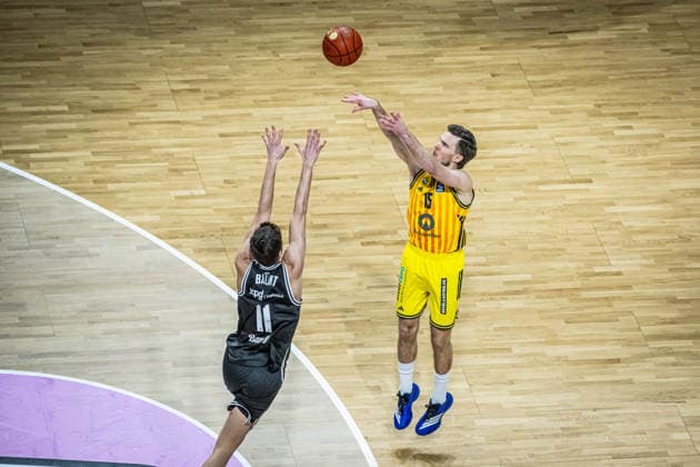 Basketball Berlin 25 01 2026 Season 2025 2026 EasyCredit BBL 1 Bundesliga Men, Men Alba Berlin BMA365 Bamberg Baskets Martin Hermannsson Alba Berlin, No 15 Richard Balint Bamberg, No 11
