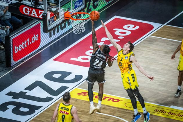 Basketball Berlin 25 01 2026 Season 2025 2026 EasyCredit BBL 1 Bundesliga Men, Men Alba Berlin BMA365 Bamberg Baskets Cobe Williams Bamberg, No 24 Alex O Connell Alba Berlin, No 03