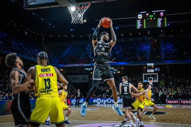 Basketball Berlin 25 01 2026 Season 2025 2026 EasyCredit BBL 1 Bundesliga Men, Men Alba Berlin BMA365 Bamberg Baskets Ejiofor Onu Bamberg, No 35