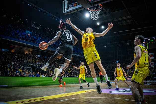 Basketball Berlin 25 01 2026 Season 2025 2026 EasyCredit BBL 1 Bundesliga Men, Men Alba Berlin BMA365 Bamberg Baskets Cobe Williams Bamberg, No 24 Martynas Echodas Alba Berlin, No 14