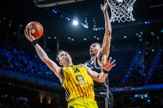 Basketball Berlin 25.01.2026 Saison 2025 2026 EasyCredit BBL 1. Bundesliga Männer, Herren Alba Berlin - BMA365 Bamberg Baskets Justin Bean (Alba Berlin, No.34) Austin Crowley (Bamberg, No.55) *** Basketball Berlin 25 01 2026 Season 2025 2026 EasyCredit BBL 1 Bundesliga Men, Men Alba Berlin BMA365 Bamberg Baskets Justin Bean Alba Berlin, No 34 Austin Crowley Bamberg, No 55