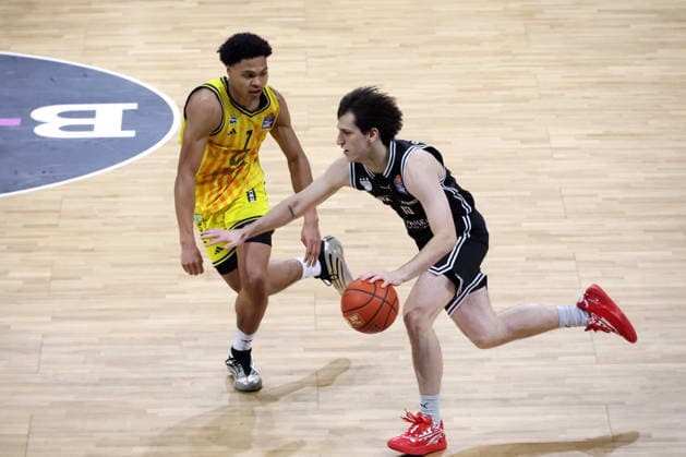 DEU, easyCredit BBL, ALBA vs BMA365 Bamberg Baskets, 25 01 2026, Max Schmeling Halle, Berlin, DEU, easyCredit BBL, ALBA vs BMA365 Bamberg Baskets, pictured Jack Kayil ALBA Berlin 7 , Adrian Petkovic Bamberg 15 nordphotoxGmbHx xEngler nph00076
