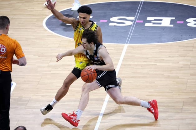 DEU, easyCredit BBL, ALBA vs BMA365 Bamberg Baskets, 25 01 2026, Max Schmeling Halle, Berlin, DEU, easyCredit BBL, ALBA vs BMA365 Bamberg Baskets, pictured Jack Kayil ALBA Berlin 7 , Adrian Petkovic Bamberg 15 nordphotoxGmbHx xEngler nph00076
