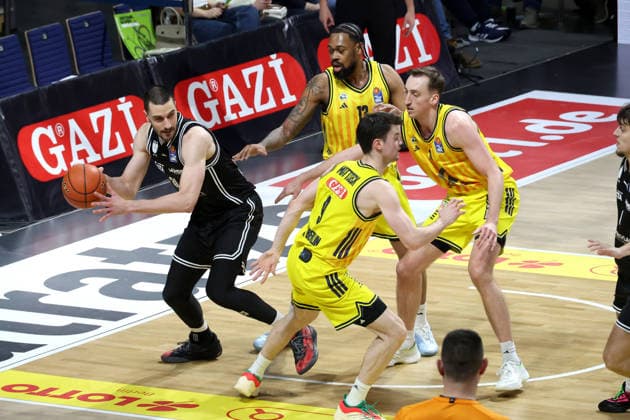 DEU, easyCredit BBL, ALBA vs BMA365 Bamberg Baskets, 25 01 2026, Max Schmeling Halle, Berlin, DEU, easyCredit BBL, ALBA vs BMA365 Bamberg Baskets, pictured J Wan Roberts ALBA Berlin 13 , JONAS MATTISSECK ALBA Berlin 9 , Moses Wood ALBA Berlin 11 , Daniel Keppeler Bamberg 31 nordphotoxGmbHx xEngler nph00076