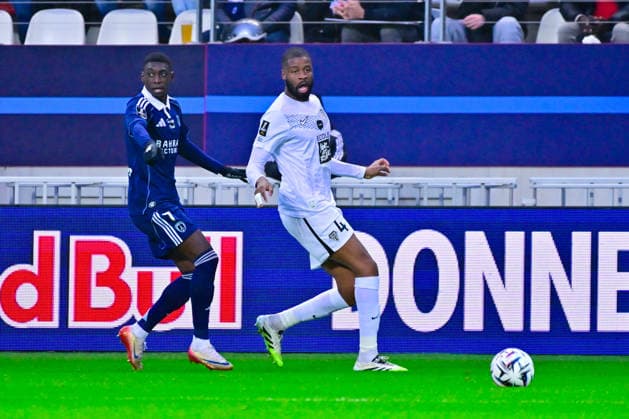 FOOTBALL : Paris FC vs Angers - Ligue 1 - 25 01 2026 Ousmane Camara (4 - Angers ) during the Ligue 1 match between Paris FC and Angers SCO at Stade Jean Bouin on January 25, 2026 in Paris, France. ( Photo by Federico Pestellini PsnewZ ) - ParisFrance  Copyright: xFedericoxPestellinix