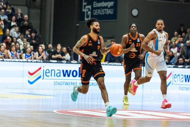 GER, easy Credit Basketball Bundesliga, Science City Jena Rasta Vechta 25 01 2026, Sparkassen Arena, Jena, GER, easy Credit Basketball Bundesliga, Science City Jena Rasta Vechta Tevin Brown RASTA Vechta 10 Â Photo Alexander Trienitz Jena Sparkassen Arena Thueringen Germany