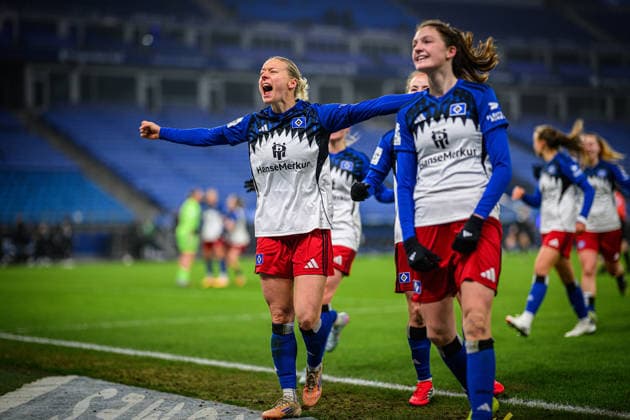 Soccer I Women I Season 2025 2026 I Bundesliga I 15 Matchday I Hamburger SV SGS Essen I 25 01 2026 Sophie Hillebrand 22, Hamburger SV , Lotta Wrede 32, Hamburger SV Hamburg Volksparkstadion Hamburg Germany Copyright: xLobecax xHenningxRohlfsx