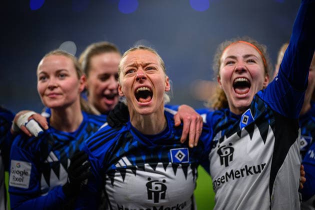 Fußball I Frauen I Saison 2025-2026 I Bundesliga I 15. Spieltag I Hamburger SV - SGS Essen I 25.01.2026 Sophie Hillebrand (22, Hamburger SV), Lotta Wrede (32, Hamburger SV) Hamburg Volksparkstadion Hamburg Deutschland *** Soccer I Women I Season 2025 2026 I Bundesliga I 15 Matchday I Hamburger SV SGS Essen I 25 01 2026 Sophie Hillebrand 22, Hamburger SV , Lotta Wrede 32, Hamburger SV Hamburg Volksparkstadion Hamburg Germany Copyright: xLobecax xHenningxRohlfsx