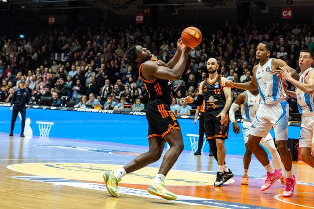 GER, easy Credit Basketball Bundesliga, Science City Jena Rasta Vechta 25 01 2026, Sparkassen Arena, Jena, GER, easy Credit Basketball Bundesliga, Science City Jena Rasta Vechta Malcolm Dandridge RASTA Vechta 23 Â Photo Alexander Trienitz Jena Sparkassen Arena Thueringen Germany