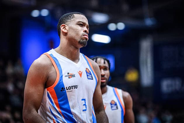 easycredit BBL Basketball Bundesliga 2025 2026 17 Matchday 25 01 2026 Science City Jena vs RASTA Vechta Will McNaie Jena looks puzzled, Portrait Sparkassen Arena