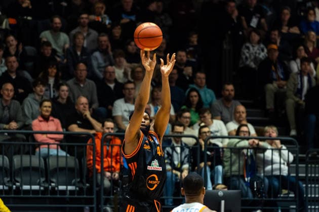 GER, easy Credit Basketball Bundesliga, Science City Jena Rasta Vechta 25 01 2026, Sparkassen Arena, Jena, GER, easy Credit Basketball Bundesliga, Science City Jena Rasta Vechta Lloyd Pandi RASTA Vechta 41 Â Photo Alexander Trienitz Jena Sparkassen Arena Thueringen Germany