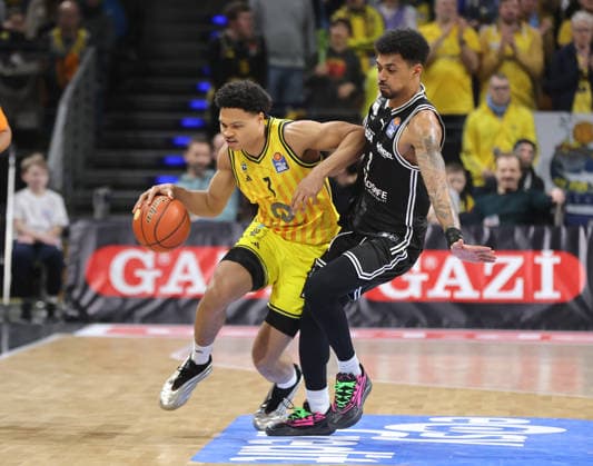Jack Kayil on the ball, Ibrahim Watson duel Game scene Action Sport Basketball BBL Bundesliga Men 17 Matchday Season 2025 2026 25 01 2026 ALBA Berlin vs BMA365 Bamberg Baskets